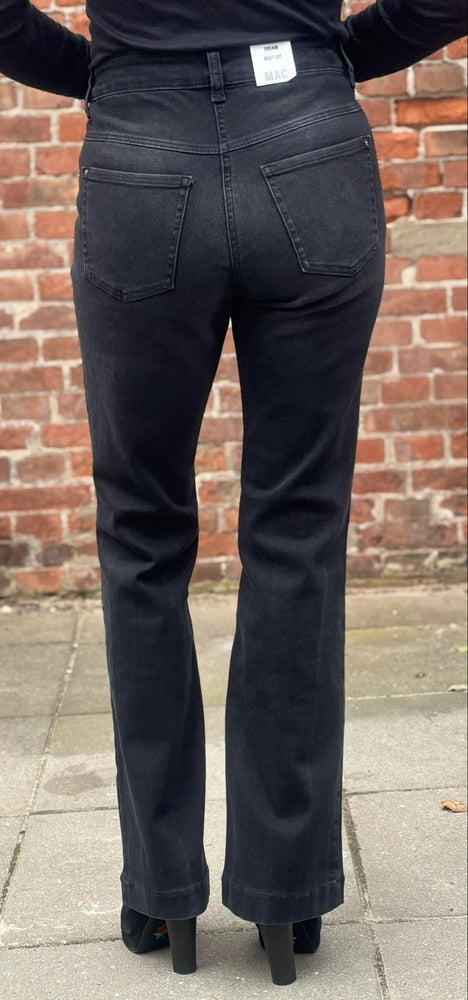 
                  
                    Koksgrå MAC jeans med bootcut
                  
                