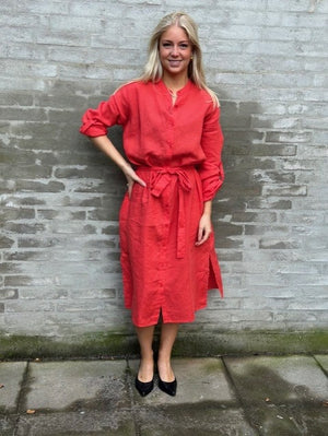 
                  
                    Rød Stenströms kjole med lommer og bindebånd
                  
                